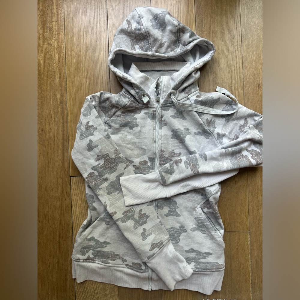 Athleta Triumph Jacket Womens Small Tan Camo Hooded Full Zip Athletic Casual